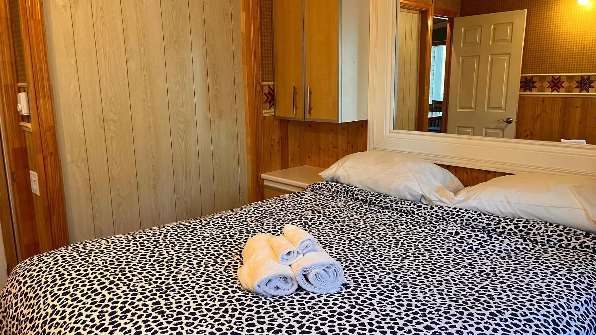 Camping Chalets Lac St-Augustin Quebec City Canada