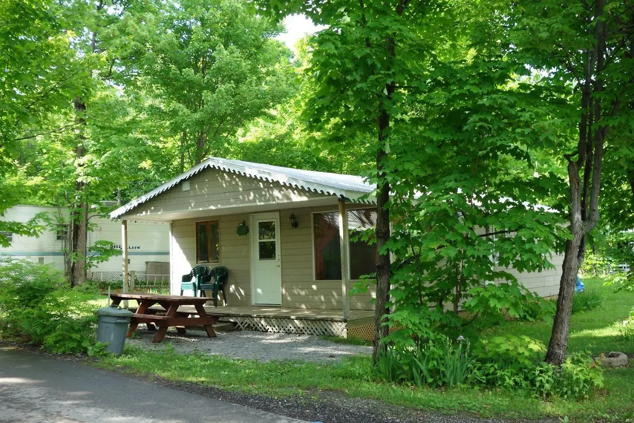 Camping Chalets Lac St-Augustin Quebec City Canada