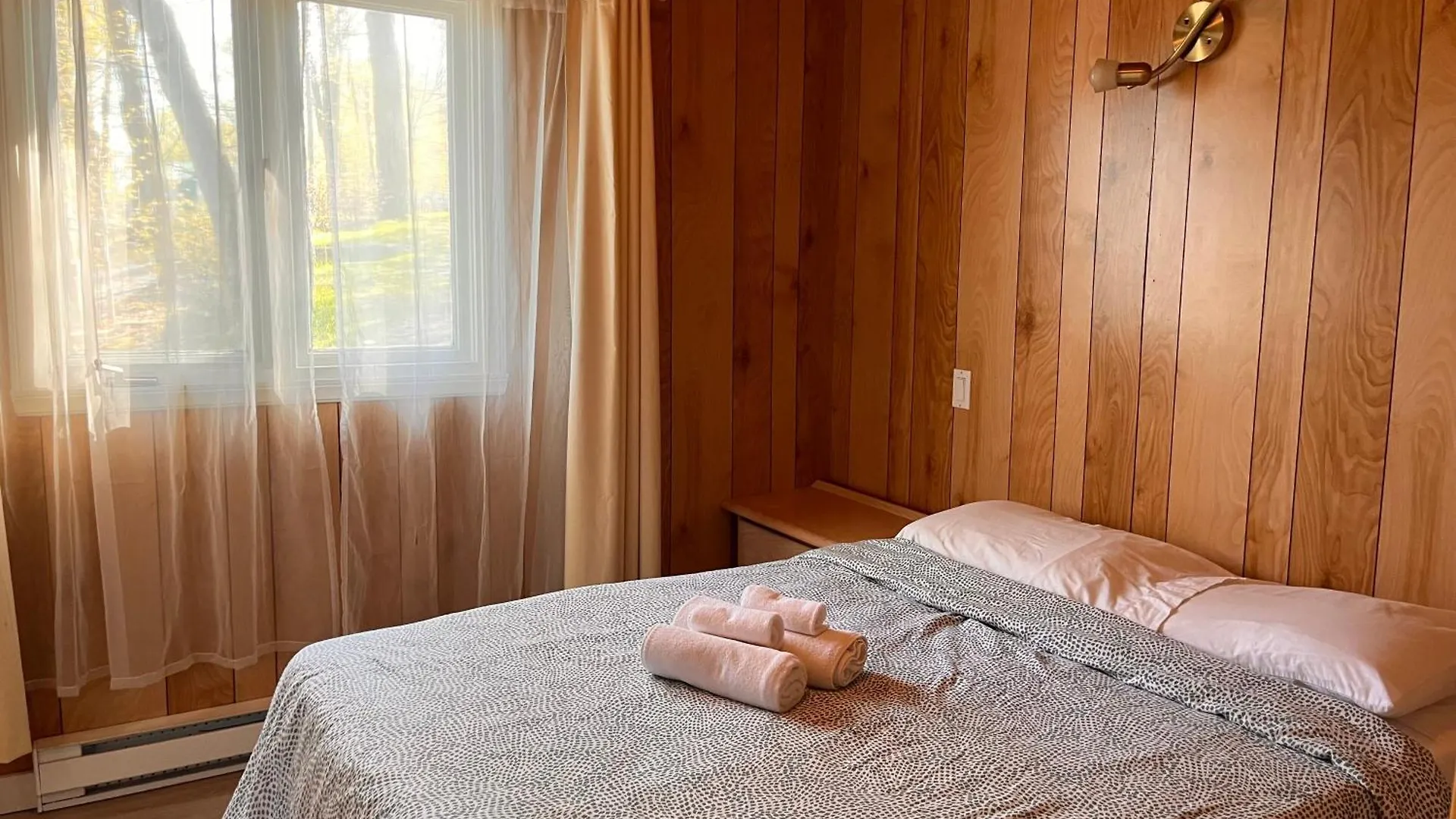 Camping Chalets Lac St-Augustin Quebec City Canada